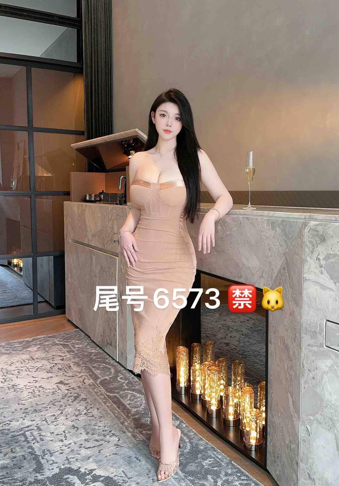 茶艺师在美术馆的跨界演绎，传统茶道与现代艺术的精彩碰撞